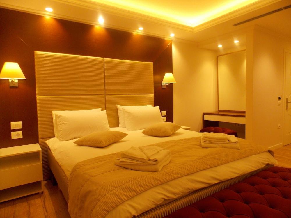 Selitë e Vogël Hotel Queen מראה חיצוני תמונה