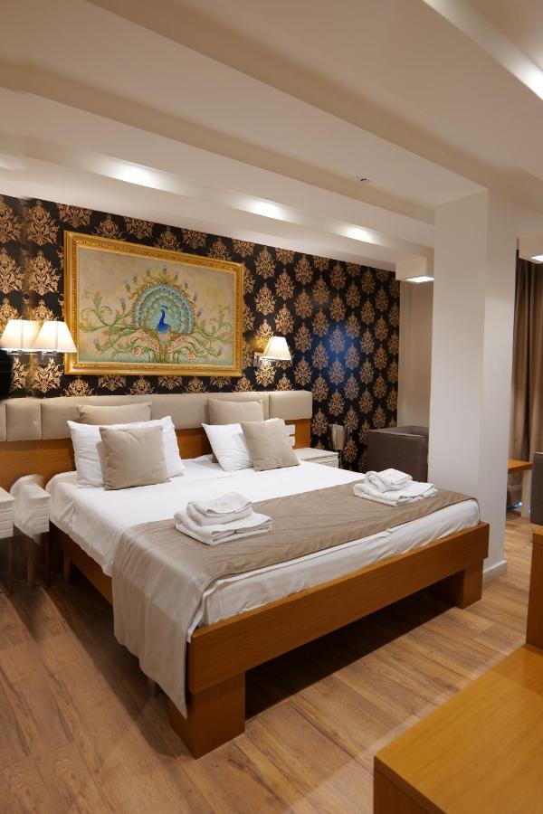 Selitë e Vogël Hotel Queen מראה חיצוני תמונה
