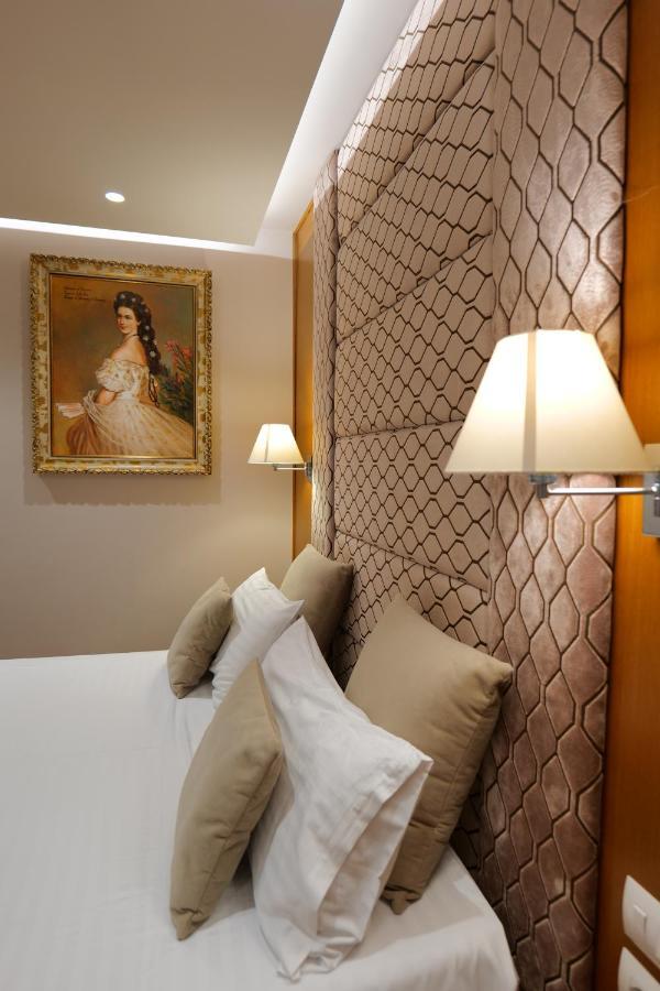 Selitë e Vogël Hotel Queen מראה חיצוני תמונה