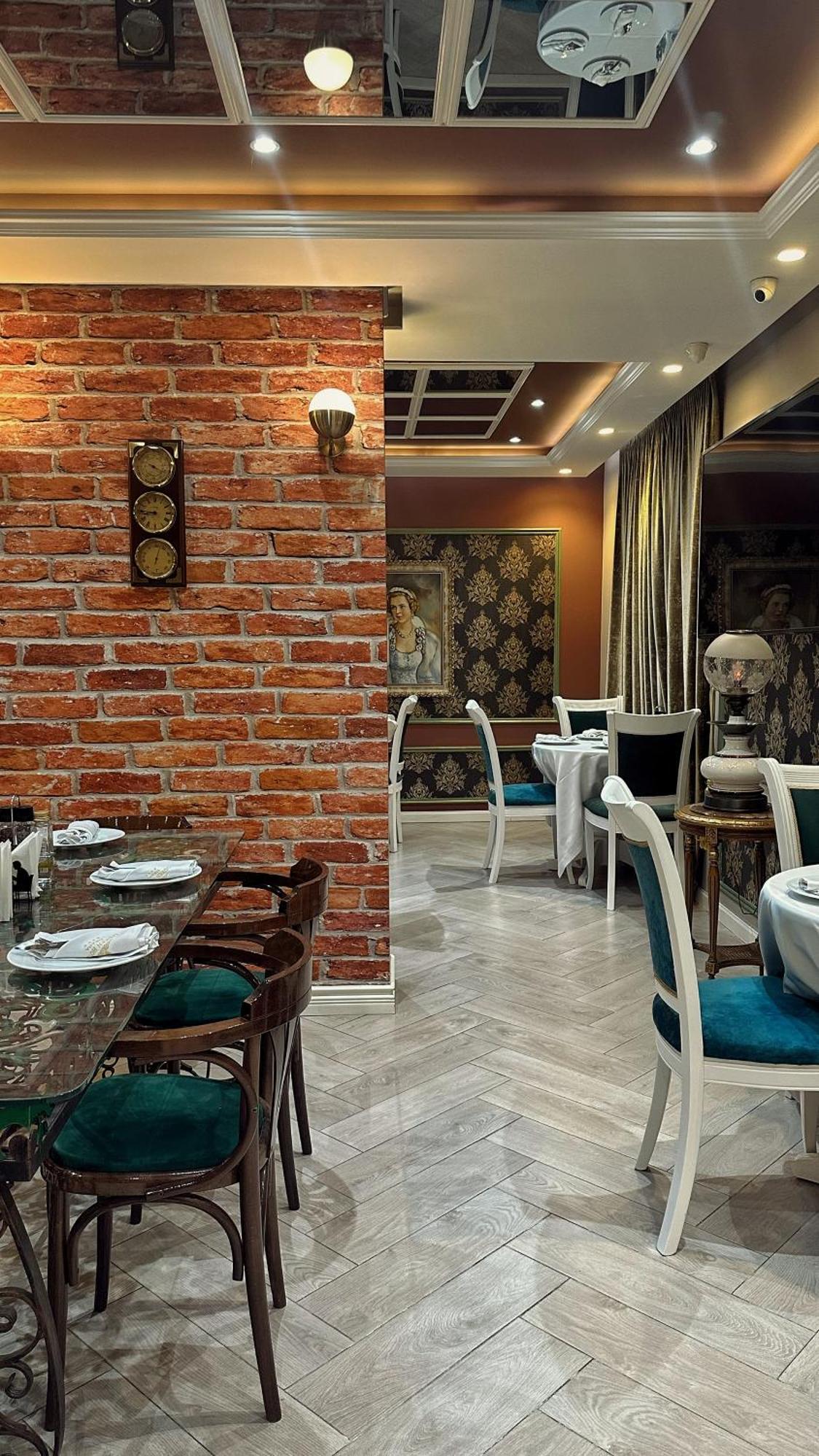 Selitë e Vogël Hotel Queen מראה חיצוני תמונה