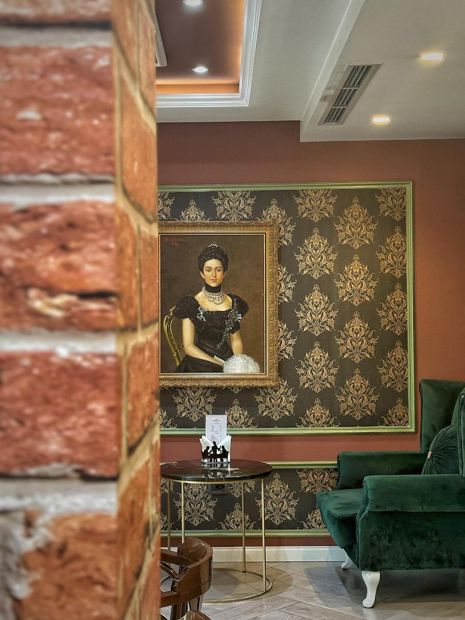 Selitë e Vogël Hotel Queen מראה חיצוני תמונה