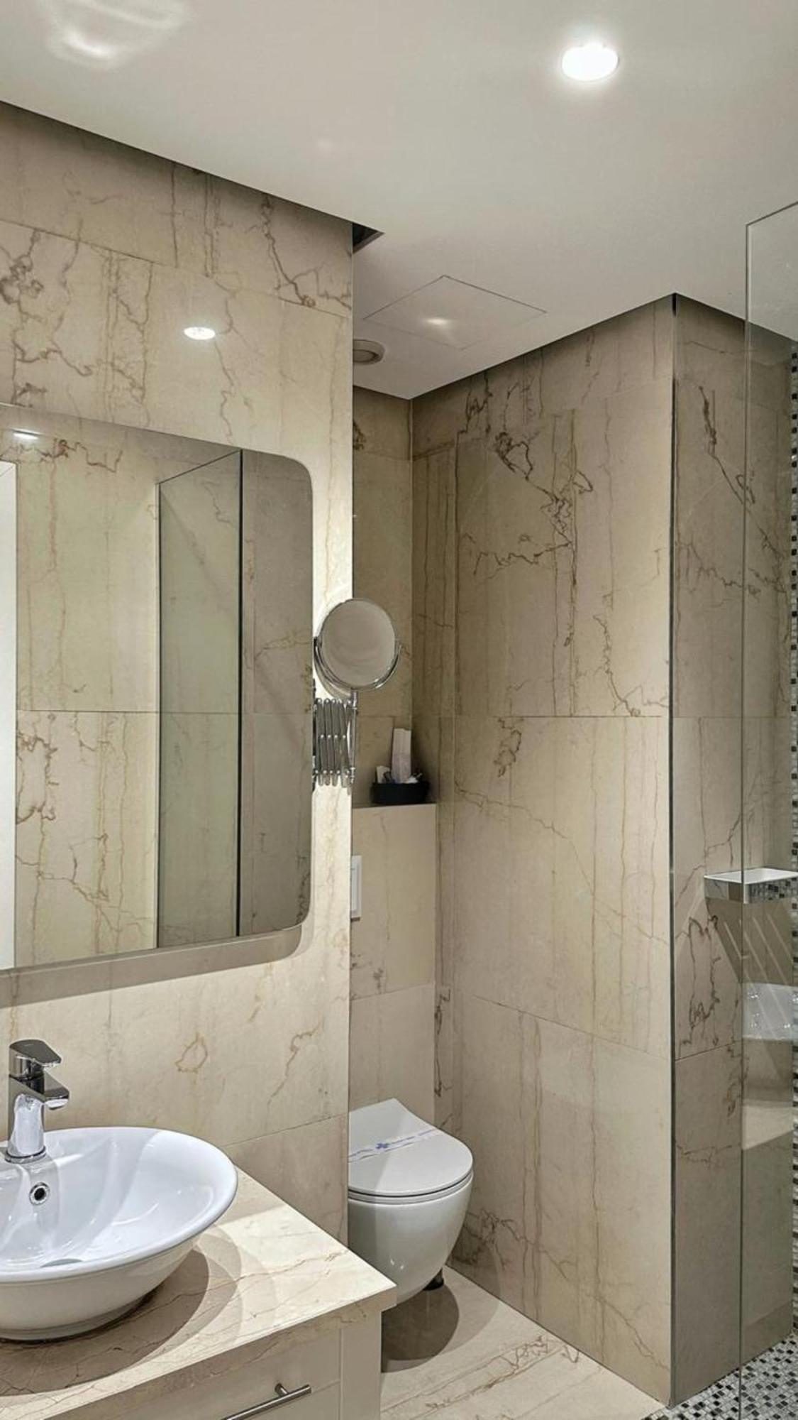 Selitë e Vogël Hotel Queen מראה חיצוני תמונה