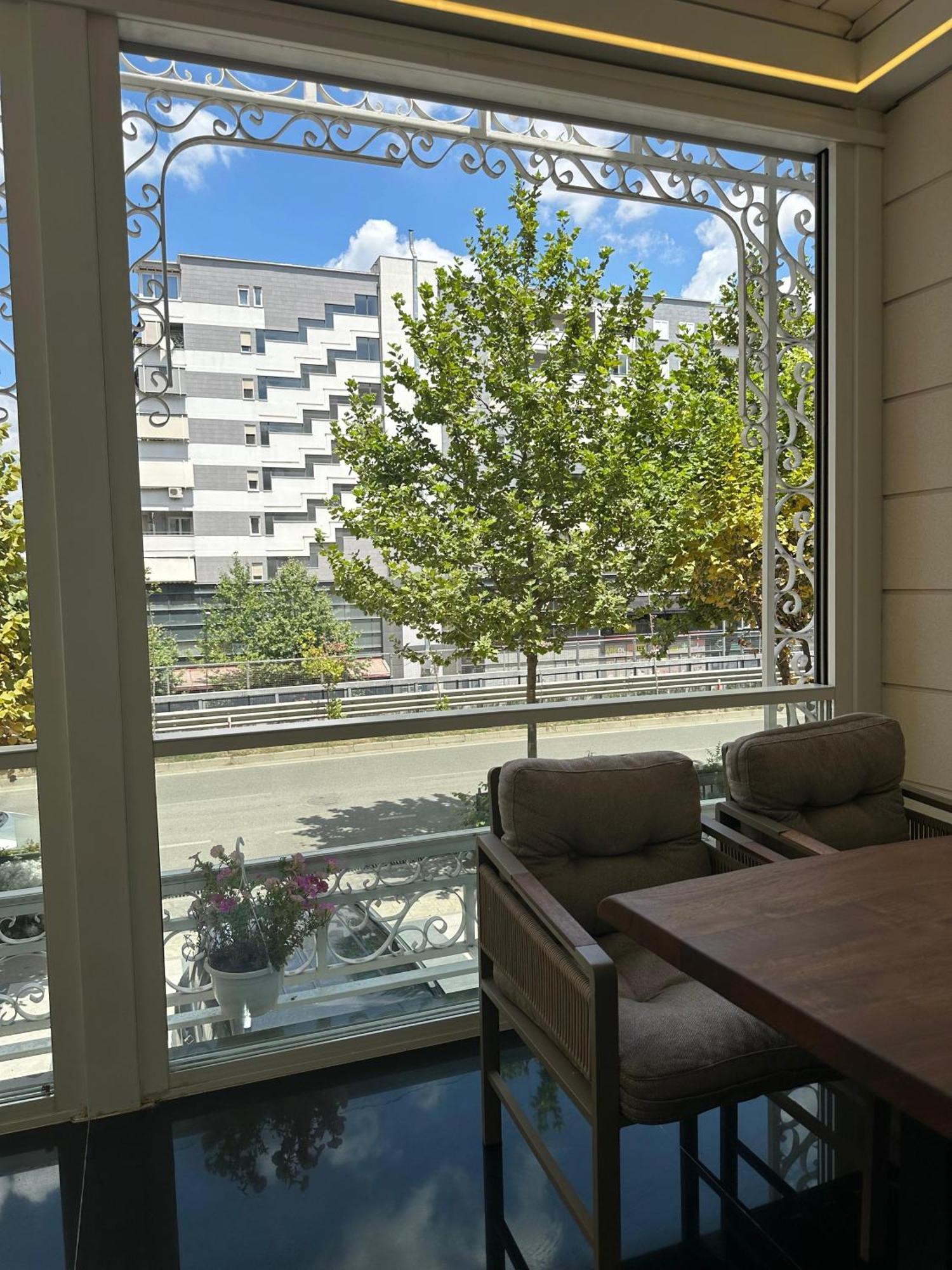 Selitë e Vogël Hotel Queen מראה חיצוני תמונה