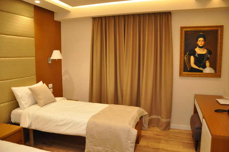 Selitë e Vogël Hotel Queen מראה חיצוני תמונה
