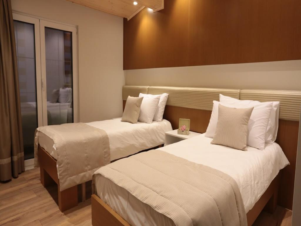 Selitë e Vogël Hotel Queen מראה חיצוני תמונה