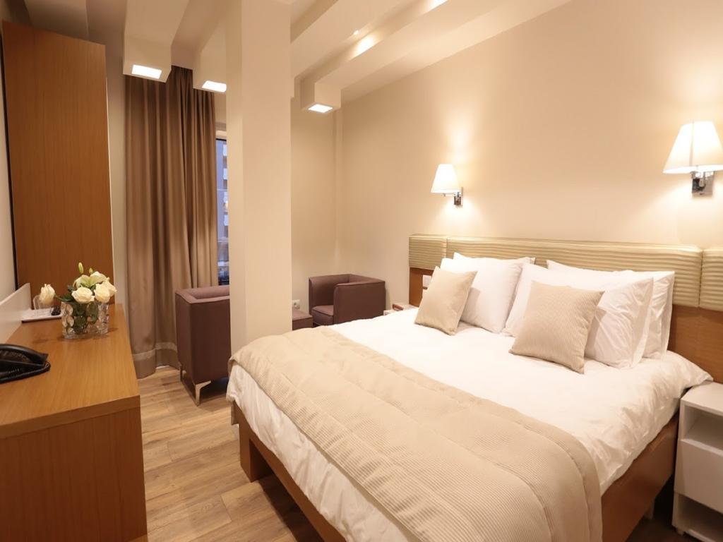 Selitë e Vogël Hotel Queen מראה חיצוני תמונה